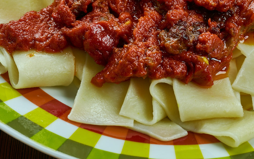 com Ragu de Linguiça