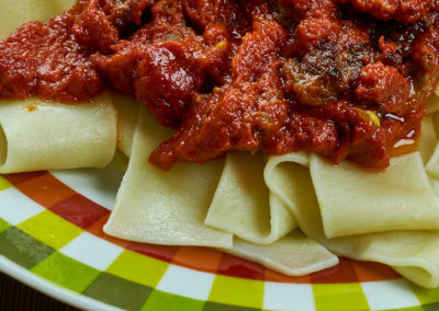 com Ragu de Linguiça