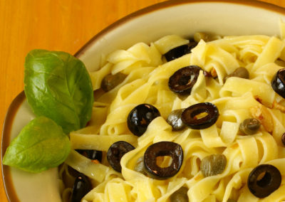 com Azeitonas e Alcaparras