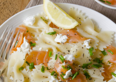 com Salmão Defumado e Endro