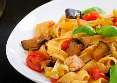 ao Molho de Berinjela com Tomate e Pimenta