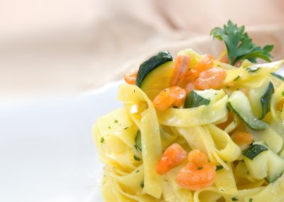 com Abobrinha e Camarão