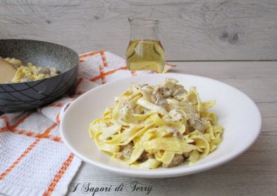 Talharim com Linguiça e Açafrão-da-Terra