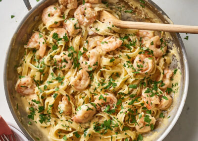 Talharim Alfredo com Camarão