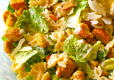 Salada de Macarrão Gravata De ao Molho Caesar