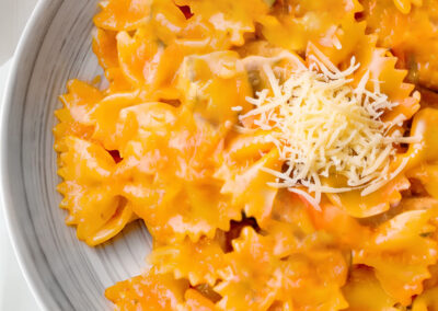 Gravata com Molho Vermelho e Requeijão