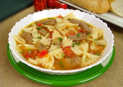 Sopa de Macarrão Gravata com Carne