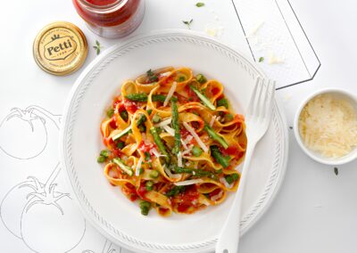 Talharim De ao Molho de Aspargos