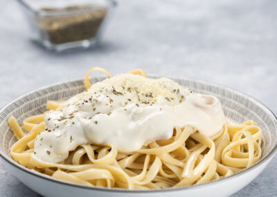 Talharim com Molho de Parmesão