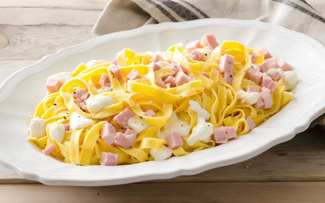 Fast Pasta com presunto e queijo