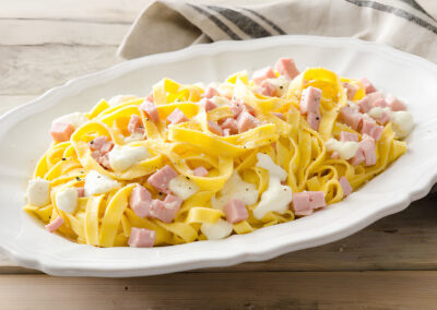 Fast Pasta com presunto e queijo